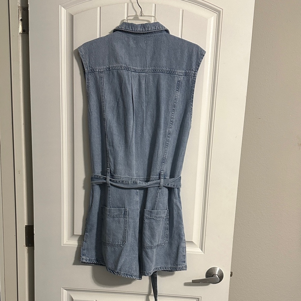 Z Supply Light Blue Denim Sleeveless Romper. Size medium.  New with tags! - Picture 3 of 3